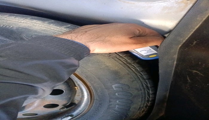 2014 Maruti Swift VDI, Diesel, Manual, 97,000 km, tyre