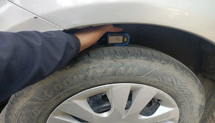 2014 Maruti Swift VDI, Diesel, Manual, 97,000 km, tyre