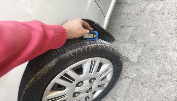 2012 Hyundai Santro Xing GLS, Petrol, Manual, 69,890 km, tyre