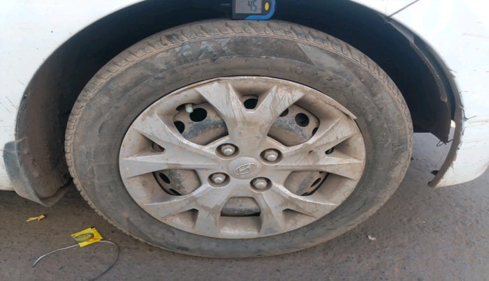 2015 Hyundai Grand i10 SPORTZ 1.1 CRDI, Diesel, Manual, 87,004 km, tyre