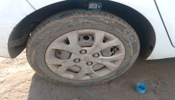 2015 Hyundai Grand i10 SPORTZ 1.1 CRDI, Diesel, Manual, 87,004 km, tyre