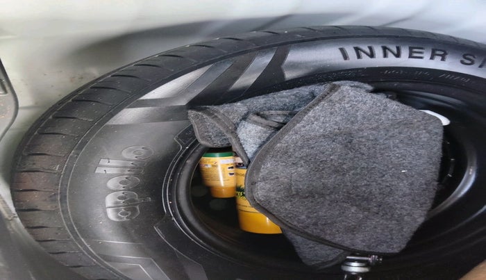 2022 Hyundai VENUE SX PLUS 1.0 TURBO DCT, Petrol, Automatic, 72,337 km, tyre