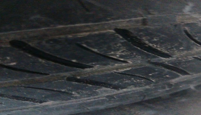 2010 Maruti Wagon R 1.0 LXI CNG, Petrol, Manual, 1,07,902 km, tyre