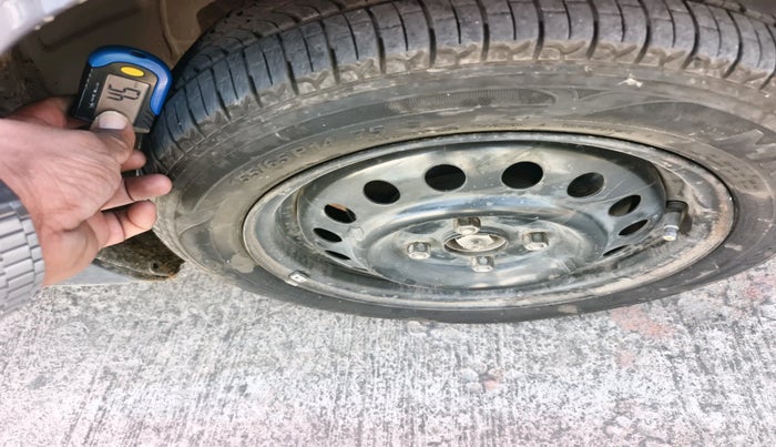 2012 Maruti Wagon R 1.0 VXI, Petrol, Manual, 1,12,453 km, tyre