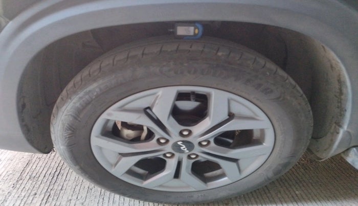 2024 KIA SELTOS HTX 1.5 Diesel MT, Diesel, Manual, 10,465 km, tyre