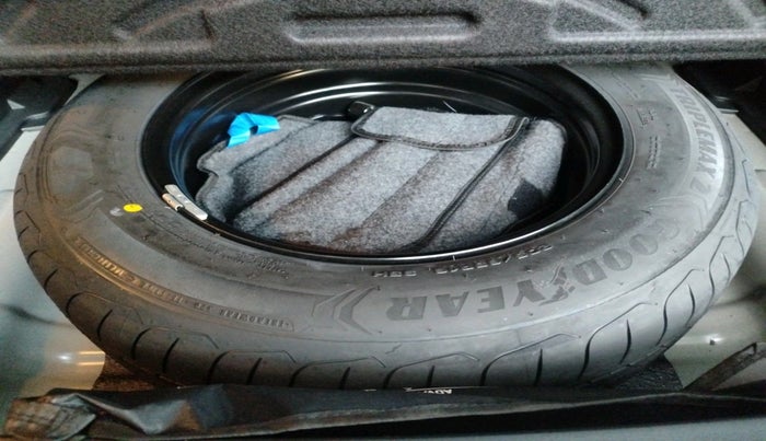 2024 KIA SELTOS HTX 1.5 Diesel MT, Diesel, Manual, 10,465 km, tyre