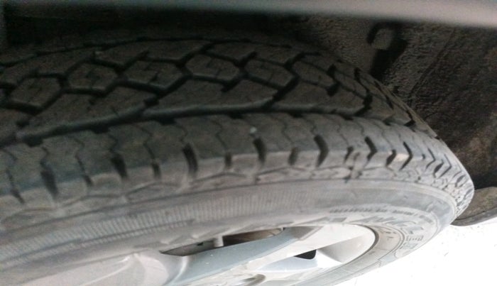 2014 Renault Duster 85 PS RXL DIESEL, Diesel, Manual, 1,45,750 km, tyre