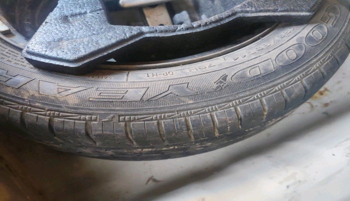 2014 Maruti Celerio VXI AMT, Petrol, Automatic, 92,023 km, tyre