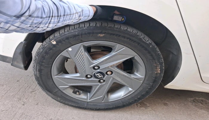 2021 Hyundai Verna SX 1.5 VTVT, Petrol, Manual, 55,431 km, tyre