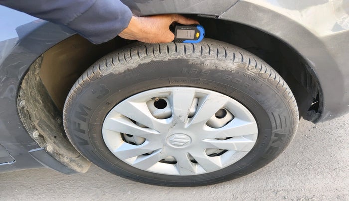 2017 Maruti Swift LXI (O), Petrol, Manual, 63,569 km, tyre