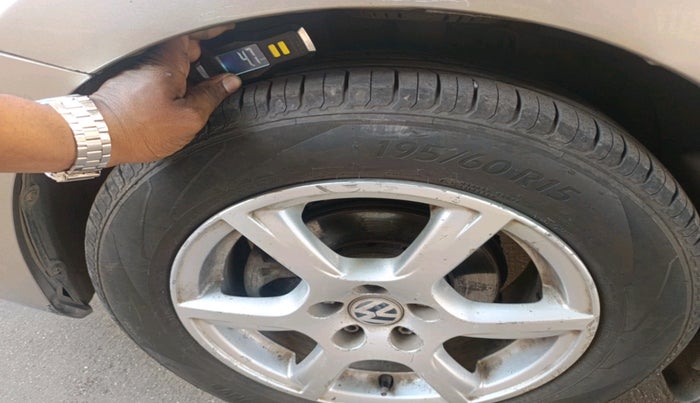 2016 Volkswagen Vento COMFORTLINE 1.5 AT, Diesel, Automatic, 2,02,443 km, tyre