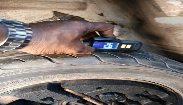 2016 Volkswagen Vento COMFORTLINE 1.5 AT, Diesel, Automatic, 2,02,443 km, tyre