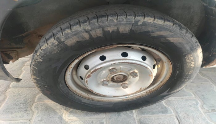 2010 Maruti Alto LXI, Petrol, Manual, 77,325 km, tyre