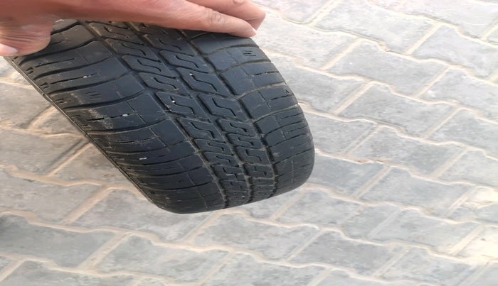 2010 Maruti Alto LXI, Petrol, Manual, 77,325 km, tyre