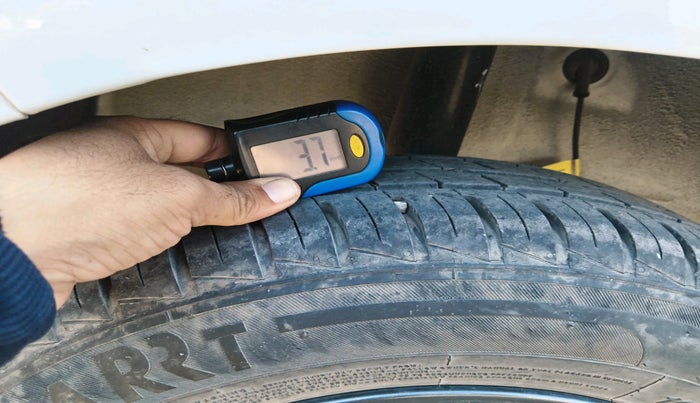 2021 Hyundai GRAND I10 NIOS SPORTZ AMT 1.2 KAPPA VTVT, Petrol, Automatic, 2,816 km, tyre