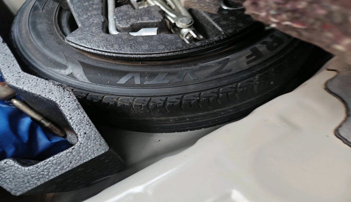 2014 Maruti Ciaz VXI+, Petrol, Manual, 50,312 km, tyre