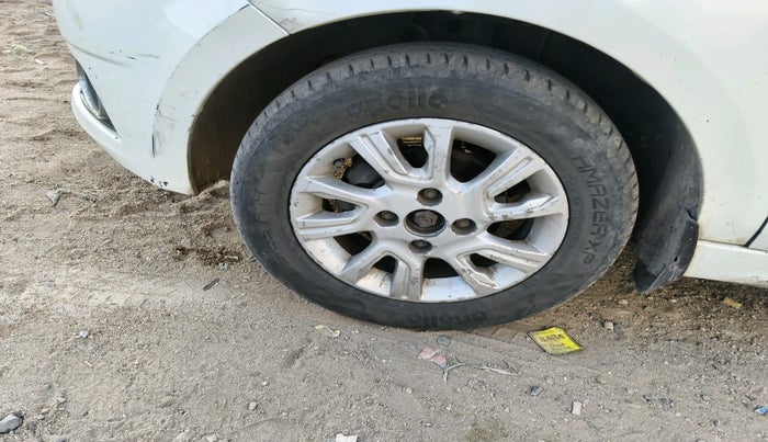 2016 Tata Tiago XZ PETROL, Petrol, Manual, 4,13,497 km, tyre