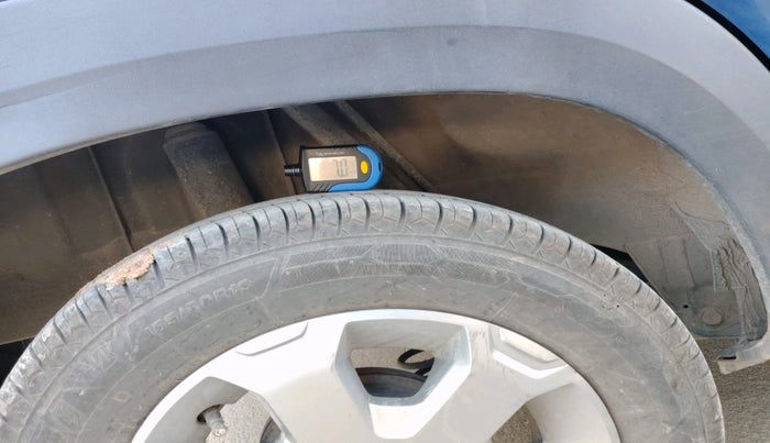 2018 Renault Kwid CLIMBER 1.0, Petrol, Manual, 49,812 km, tyre