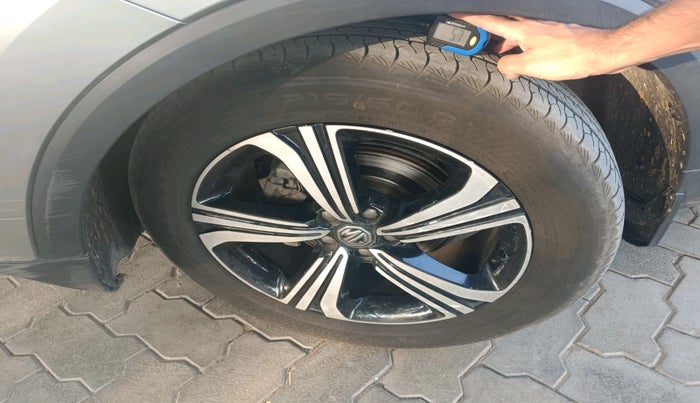 2022 MG ASTOR SHARP 1.5 MT, Petrol, Manual, 33,975 km, tyre