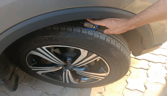 2022 MG ASTOR SHARP 1.5 MT, Petrol, Manual, 33,975 km, tyre