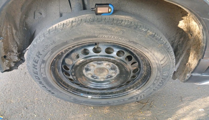 2018 Maruti Vitara Brezza VDI AMT, Diesel, Automatic, 1,24,608 km, tyre