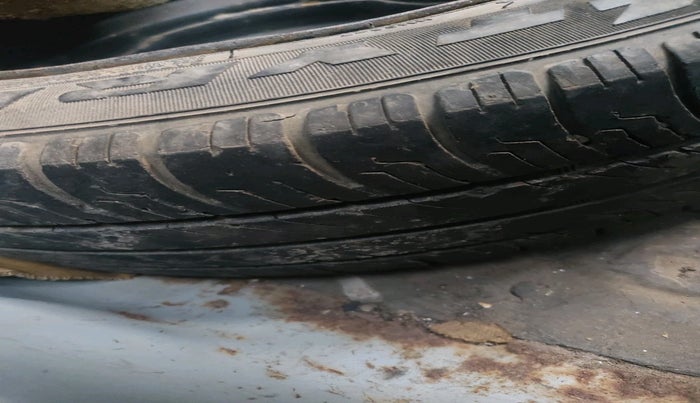 2012 Hyundai Verna FLUIDIC 1.6 VTVT EX, Petrol, Manual, 1,16,451 km, tyre