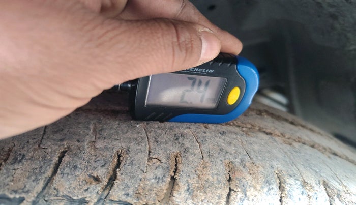 2016 Mahindra Kuv100 K4 D 6 STR, Diesel, Manual, 54,258 km, tyre