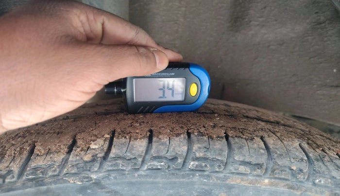 2016 Mahindra Kuv100 K4 D 6 STR, Diesel, Manual, 54,258 km, tyre