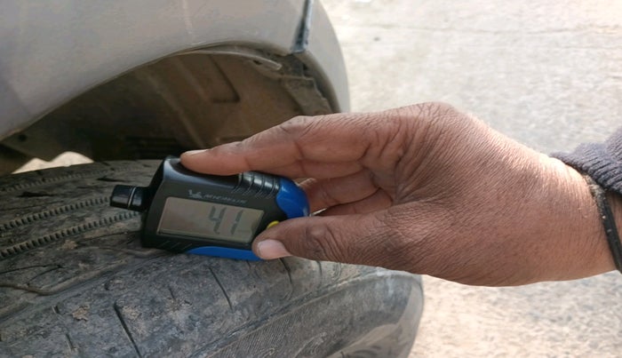 2011 Hyundai i20 SPORTZ 1.2, Petrol, Manual, 91,898 km, tyre