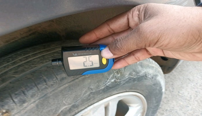 2011 Hyundai i20 SPORTZ 1.2, Petrol, Manual, 91,898 km, tyre