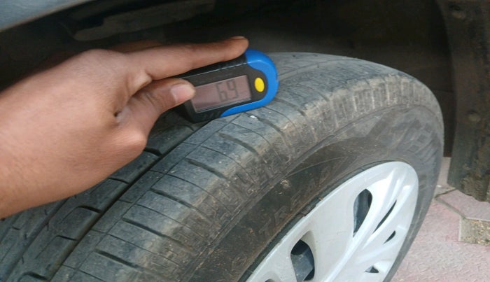 2015 Maruti Swift VXI, Petrol, Manual, 47,375 km, tyre