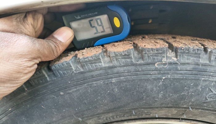 2011 Maruti Alto LXI CNG, Petrol, Manual, 73,781 km, tyre