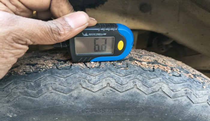 2011 Maruti Alto LXI CNG, Petrol, Manual, 73,781 km, tyre