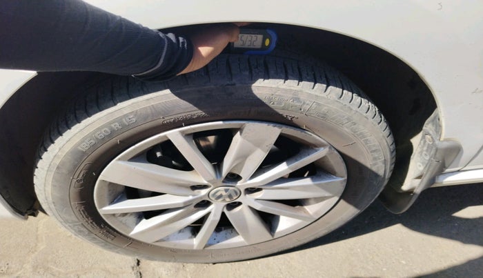 2015 Volkswagen Polo HIGHLINE1.2L, Petrol, Manual, 90,330 km, tyre