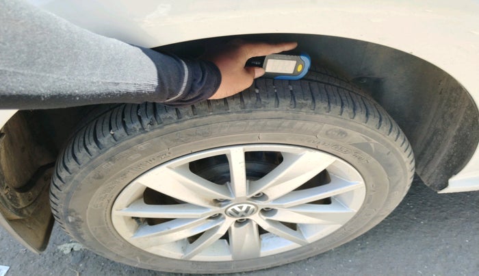 2015 Volkswagen Polo HIGHLINE1.2L, Petrol, Manual, 90,330 km, tyre