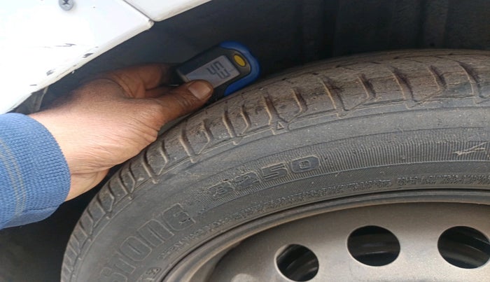 2015 Hyundai Elite i20 ASTA 1.2, Petrol, Manual, 1,04,313 km, tyre