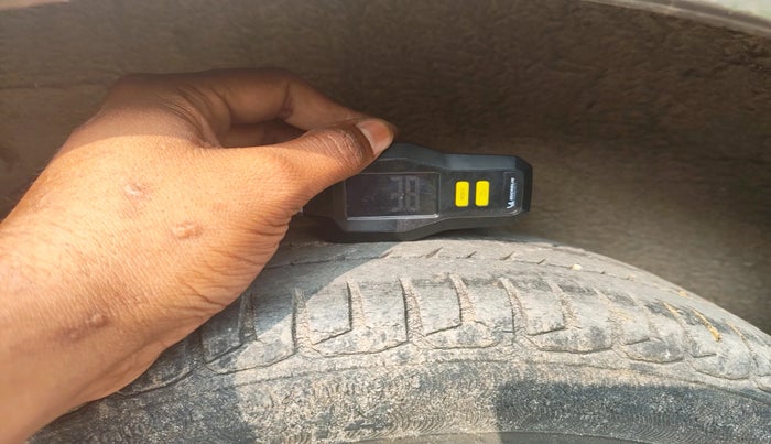 2011 Maruti Wagon R 1.0 VXI, Petrol, Manual, 49,558 km, tyre