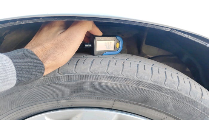 2022 Maruti Swift VXI, Petrol, Manual, 1,35,444 km, tyre