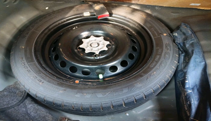 2014 Hyundai Grand i10 ASTA 1.1 CRDI, Diesel, Manual, 96,655 km, tyre