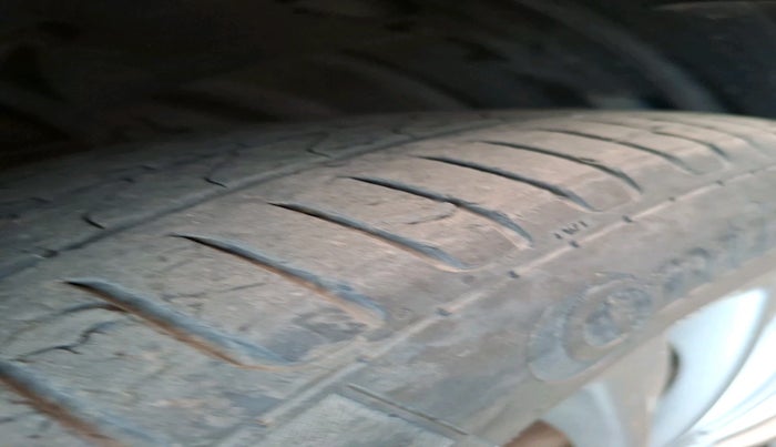 2016 Maruti Ciaz ZDI+ SHVS, Diesel, Manual, 1,33,248 km, tyre