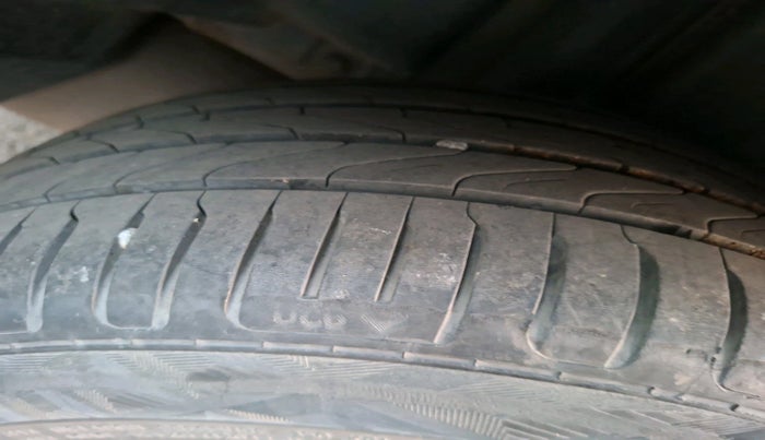 2016 Maruti Ciaz ZDI+ SHVS, Diesel, Manual, 1,33,248 km, tyre