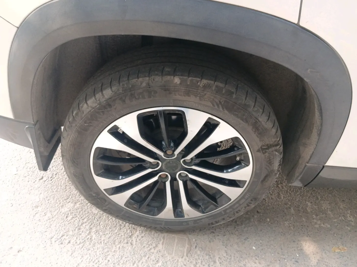 2021 MG HECTOR PLUS SHARP 1.5 PETROL TURBO CVT 6-STR, Petrol, Automatic, 39,437 km, tyre