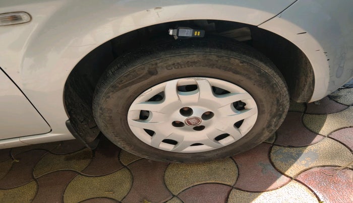 2013 Fiat Grand Punto DYNAMIC 1.3, Diesel, Manual, 1,33,712 km, tyre