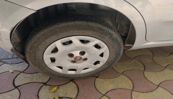 2013 Fiat Grand Punto DYNAMIC 1.3, Diesel, Manual, 1,33,712 km, tyre