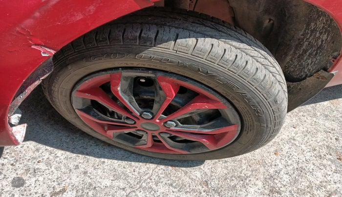 2010 Tata Indica Vista TERRA QUADRAJET, Diesel, Manual, 1,57,796 km, tyre