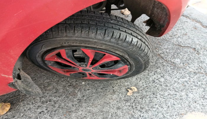 2010 Tata Indica Vista TERRA QUADRAJET, Diesel, Manual, 1,57,796 km, tyre