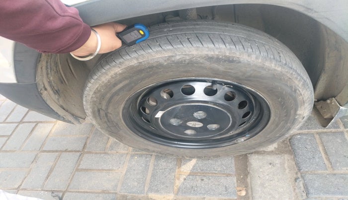 2023 Tata PUNCH PURE MT CNG, Petrol, Manual, 17,646 km, tyre