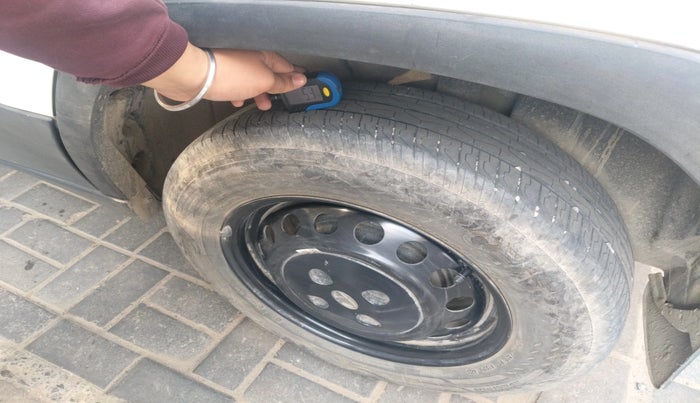 2023 Tata PUNCH PURE MT CNG, Petrol, Manual, 17,646 km, tyre