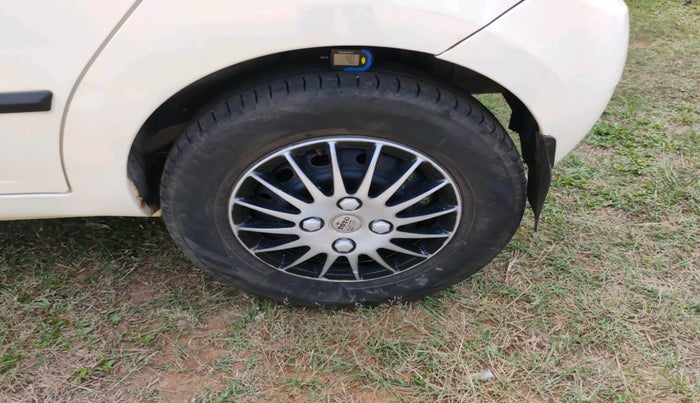 2011 Tata Indica Vista LX QUADRAJET, Diesel, Manual, 1,18,634 km, tyre