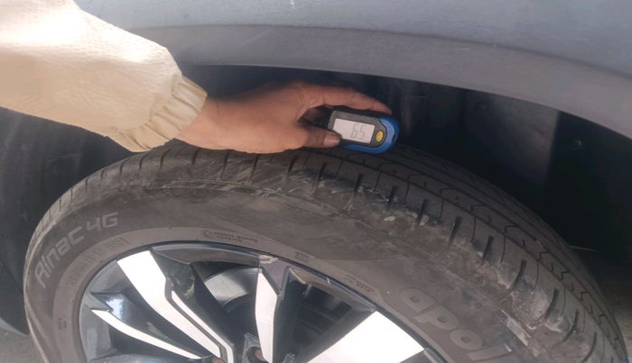 2020 MG HECTOR PLUS SHARP 1.5 PETROL TURBO DCT 6-STR, Petrol, Automatic, 1,00,406 km, tyre